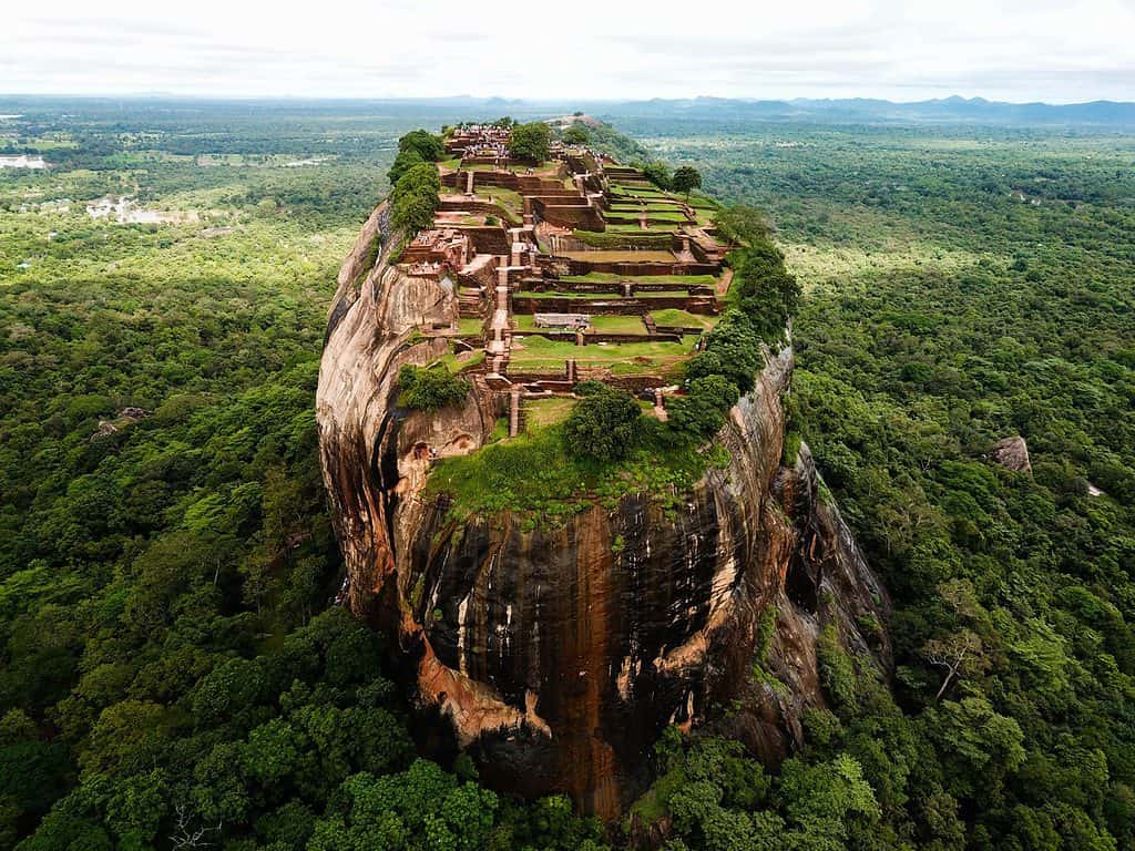 sigiriya rock climbing (1)