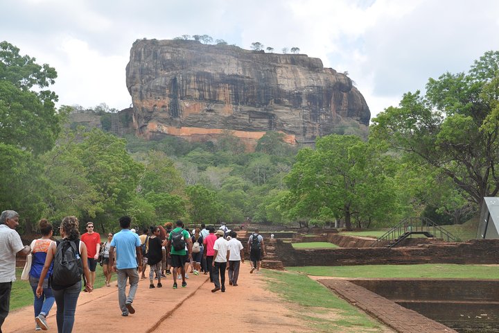 sigiriya rock climbing (3)